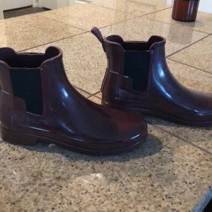 Maroon Hunter Chelsea ankle rain booties! Size 7!